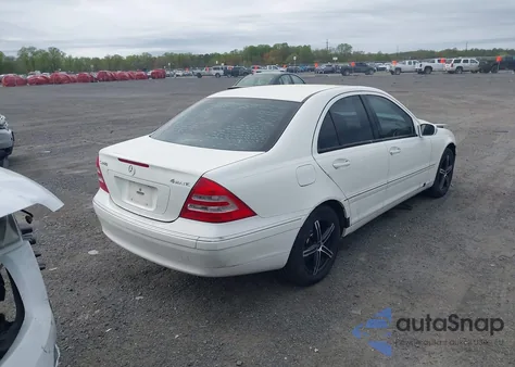 2003 Mercedes-Benz C 240 из США, поврежденный, VIN WDBRF81J63F366329